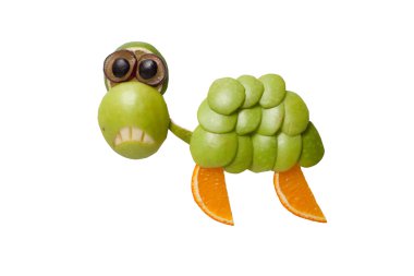 Üzgün kaplumbağa elma ile yapılan 
