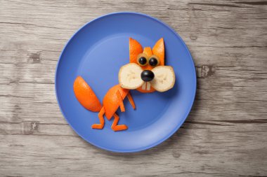 Eğlenceli sincap meyvelerini yapılan 