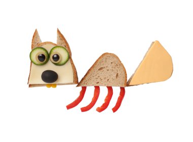 Ekmek ve sebze yapılmış komik sincap