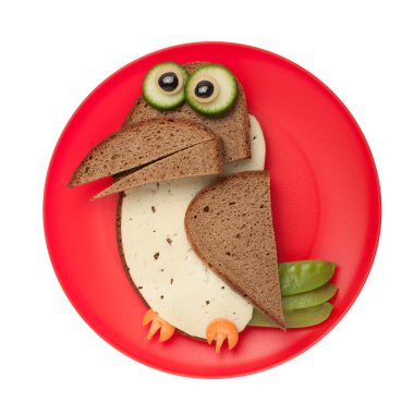 Ekmek ve peynir yapılmış sürpriz karga 