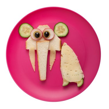 Komik fil yapılmış peynir ve ekmek 