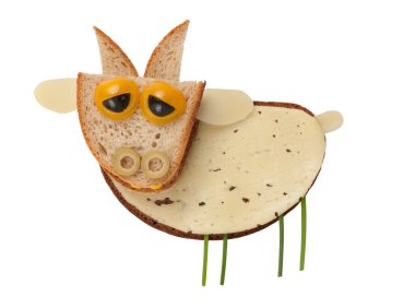 Ekmek ve peynir yapılmış komik keçi