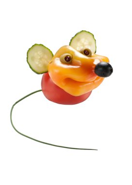 Taze sebzelerin yapılan komik fare