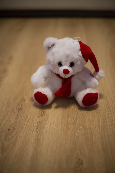 Beyaz bir oyuncak ayı — Stok fotoğraf