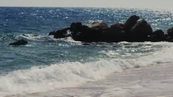 Surf line con la barriera corallina — Video Stock