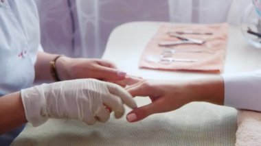 Tırnak salonu elinde Masaj