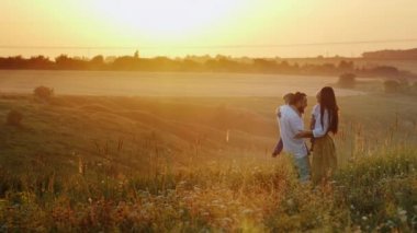 Gündoğumu güneş iki çocuklu anne sevgi dolu karşıladı