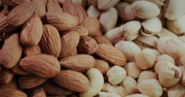 Macro shot: farklı türde hazır fındıklar. Kaydırıcı atışı