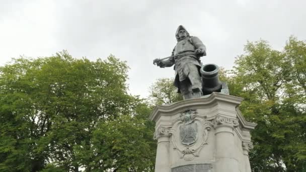 Pomnik admirała Petera Tordenskjolda w Oslo, Norwegia — Wideo stockowe