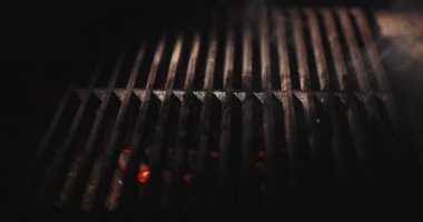 Yemeksiz ızgara, kızarmış et ya da sebzeye hazır.