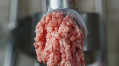 Kıyılmış et kıyma makinesi biler