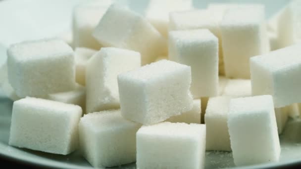 Кубы рафинированного сахара — стоковое видео