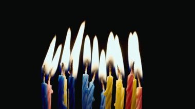 Tatil darbe mumlar kek üzerine dışarı