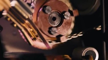 Bir film projektör iç mekanizması