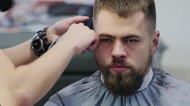 Kuaför Berber saç keser