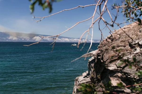 Όμορφη Θέα Από Την Ακτή Στη Λίμνη Baikal Στη Σιβηρία — Φωτογραφία Αρχείου