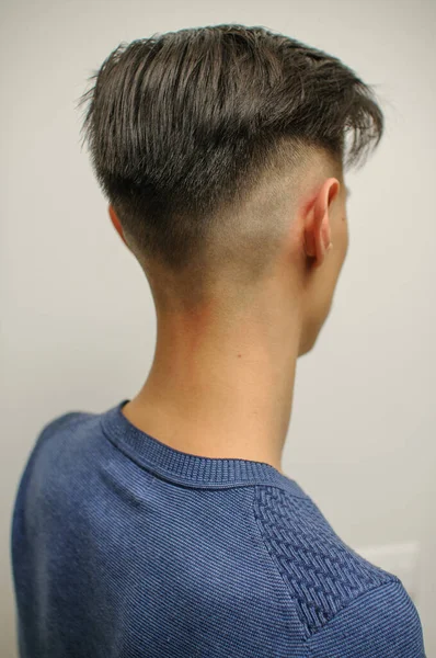 Young Man Modern Short Haircut Beauty Salon — Stock Photo, Image
