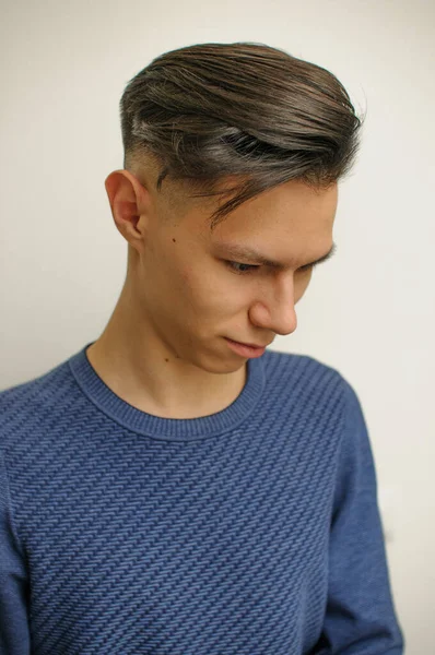 Young Man Modern Short Haircut Beauty Salon — Stock Photo, Image