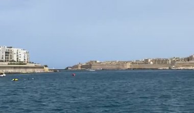 Sliema ve Valletta arasında geçen teknenin zaman çizelgesi Malta, Mayıs 2025