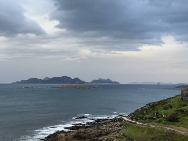 Deniz kıyısının güzel manzarası