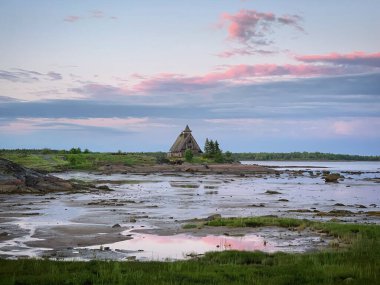 Gölün üzerinde gün batımı