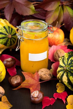 Boş etiket ile ev yapımı reçel