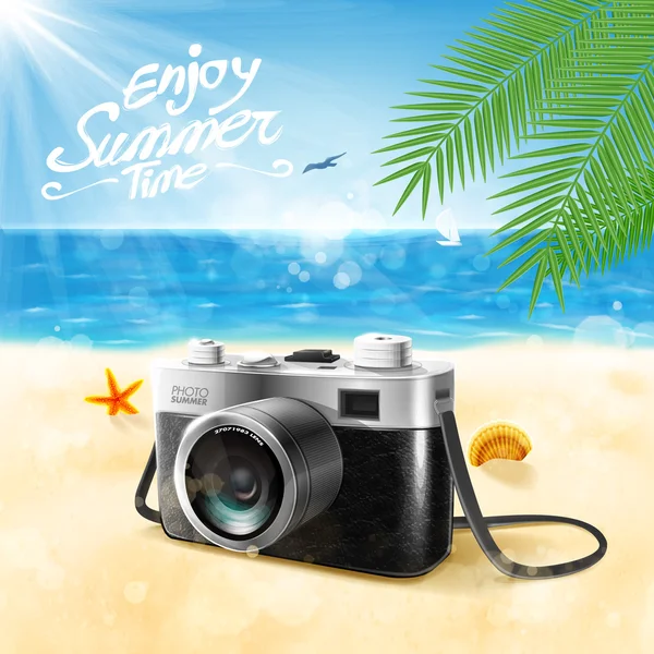 Вінтажна фотокамера на піщаному пляжі — стоковий вектор