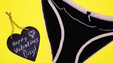 Sevgililer Günü 'nüz kutlu olsun. Çekici buluş olarak iç çamaşırı ve selamlar..