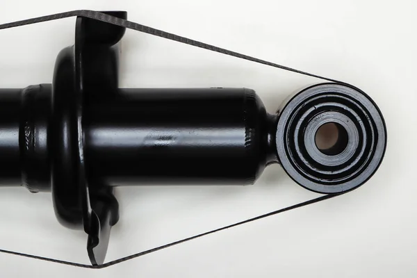 Makine için şok emici montaj düz bir yüzey üzerinde yatar.