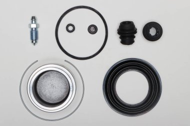 Kalifiye onarım kiti, lastik contalar, yağ kapakları, piston, montaj.