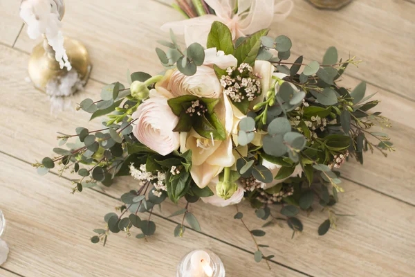 Con flores suculentas — Foto de Stock