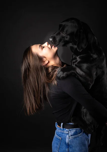 Girl Holds Labrador Retriever Dog Her Arms Taken Close Photo — Stock Photo, Image