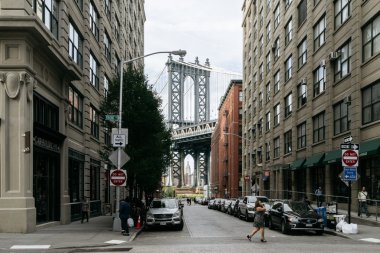 Brooklyn New York'taki Manhattan Köprüsü'nün görünümü.