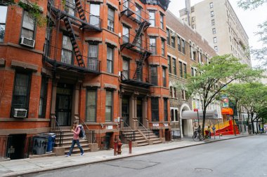 New York şehrinin sokakta insanlar 