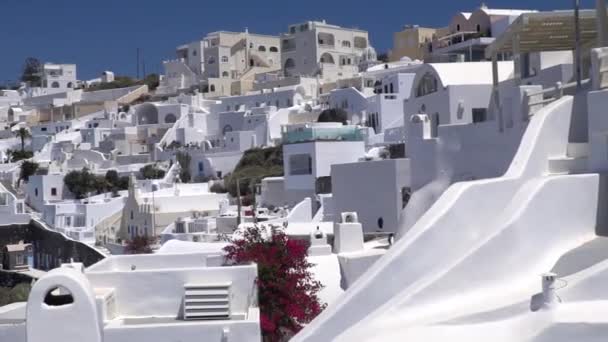 หมู่บ้านดั้งเดิมเล็ก ๆ และปราสาทของ Emporio ในใจกลางของเกาะ Santorini, Cyclades, กรีก — วีดีโอสต็อก