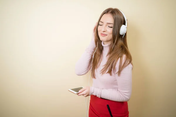 Eğitici içerik. Ses dersleriyle İngilizce öğrenin. Kızım müzik dinle modern kulaklık cihazı. Mükemmel ses. Eğleniyorum. Bedavaya dinle. Müzik konseptinin tadını çıkar Müzik uygulaması. Ses Defteri.