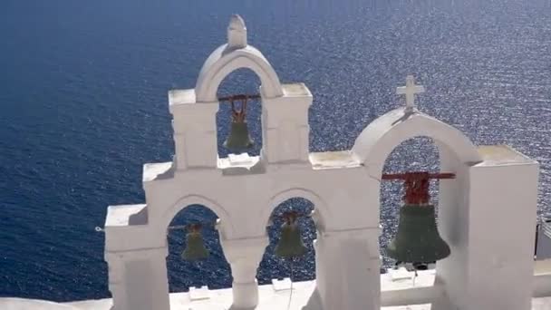 Sunny Day Σαντορίνη Οία Πόλη Bell Coastline — Αρχείο Βίντεο