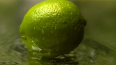 Limon ve Su Sıçratma, Yavaş Hareket