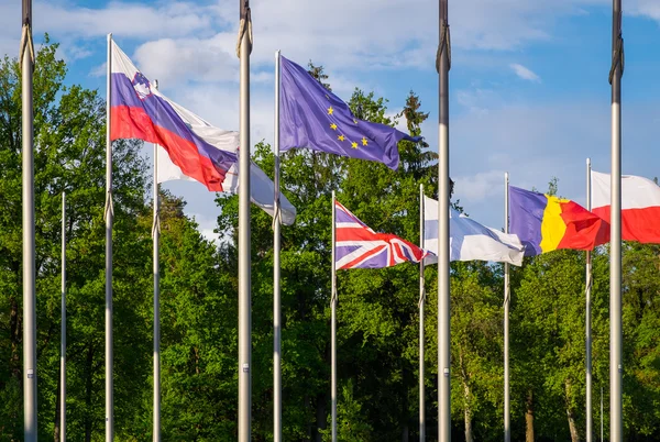 Vlajky sjednoceného království a Evropské unie — Stock fotografie