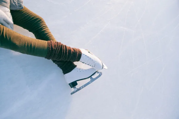 buz pateni yansıması ile hareket ettirildiğinde mavi sürüm
