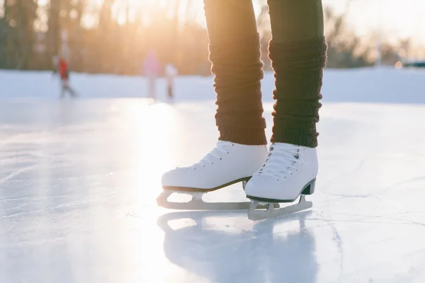 Gente, deporte de invierno y concepto de ocio . — Foto de Stock