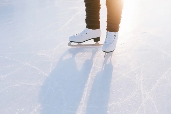 Pessoas, esporte de inverno e conceito de lazer . — Fotografia de Stock