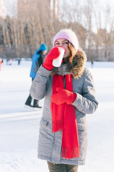 Woman holding winter cup close up — Stock Photo, Image
