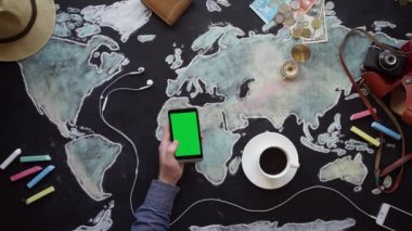 El, harita, Pusula, para ve telefon kara tahta masada.