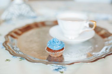 Kahvaltıda kahve ile kek