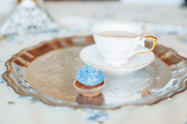 Kahvaltıda kahve ile kek