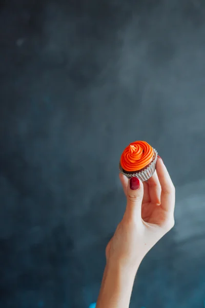 Birthday Cupcake with a sparkler — Stock Photo, Image