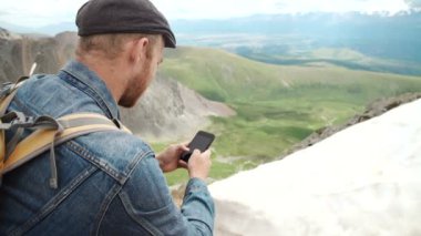 seyahat, turizm, zam, teknoloji ve insan kavramı.