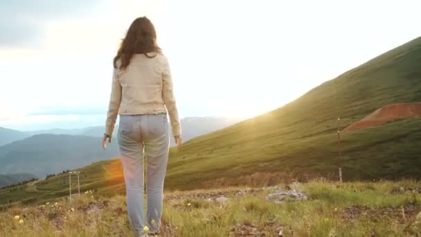 Heureuse de célébrer la réussite femme — Video