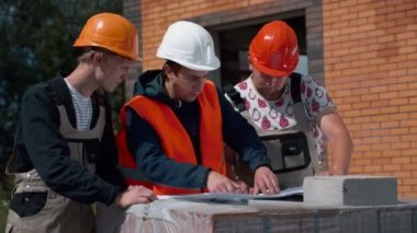 Yeni Bina İnşaatı taslağını tartışmaya planı ile Genç Mimarlar